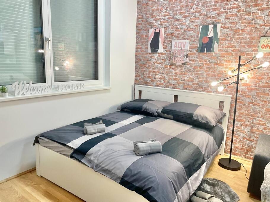 Premium Apartment With Terrace, A/C, Free Wifi And Netflix Bécs Kültér fotó